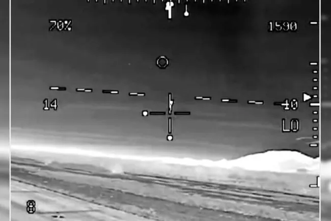 Captan tres Ovnis volando en cielos de Arizona