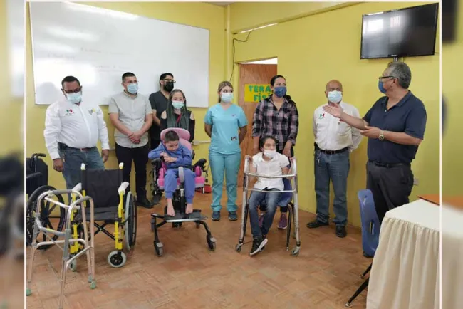 Entregan rotarios equipo de movilidad al CAM 1