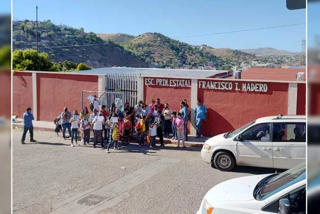 Paralizan escuela ante falta de conexión a la CFE