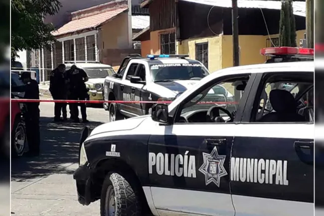 Hallan muerta a pareja dentro de casa en Villa Sonora