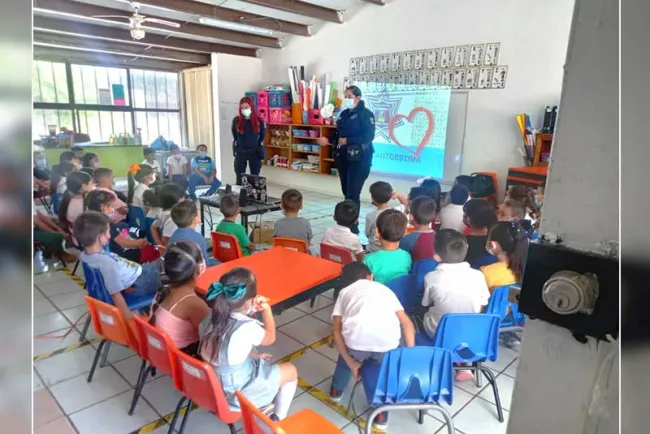 Lleva Seguridad Pública pláticas preventivas a estudiantes