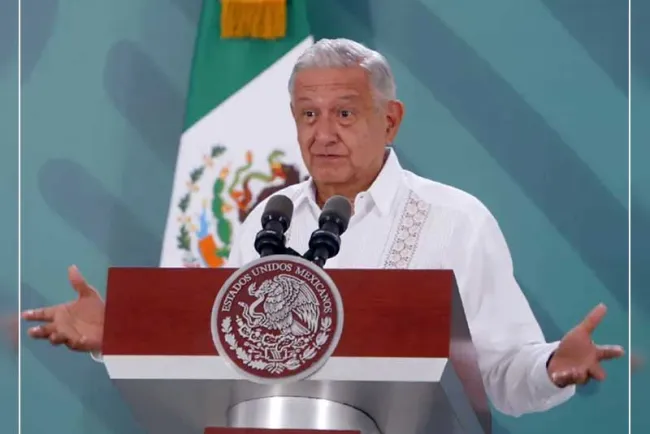 “Mucho ayuda el que no estorba”: AMLO tras alianza para impedir reformas