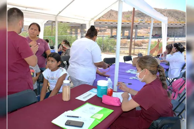 Llevan Jornada de Salud a Lomas del Sol