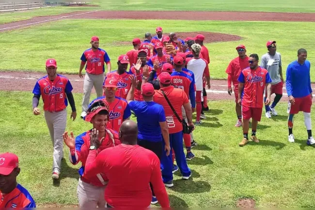 Lamenta Cuba fuga de dos beisbolistas durante torneo en México