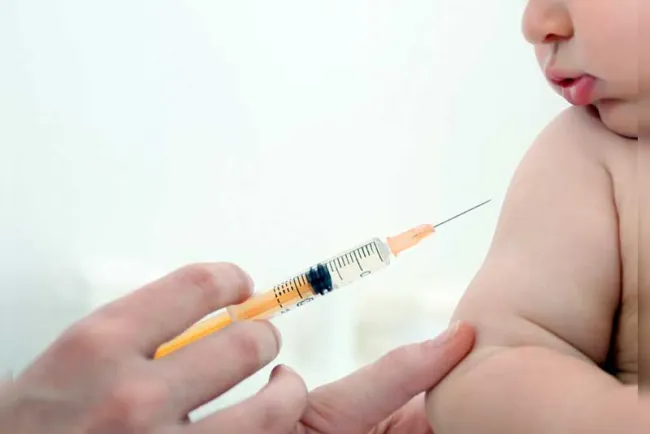 Autoriza EU vacunas contra Covid-19 para bebés