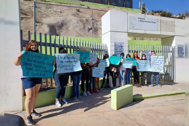 Siguen manifestaciones escolares; ahora fue la CTS Croc