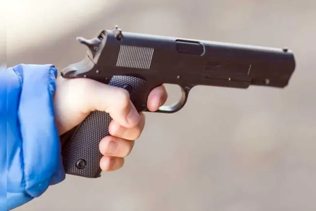 Disparan jovencitos contra policías en Glendale