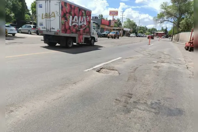 Recarpetean bulevar; invierten