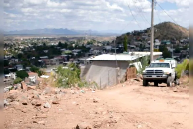 Habilitan pipa 4x4 para llevar agua a lo alto de los cerros