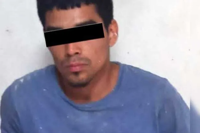 Ataca a mujer; intenta cortarle el cuello