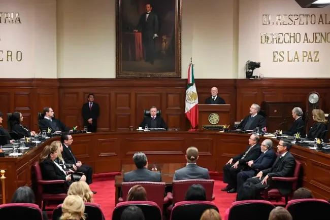 Advierte AMLO a SCJN de no eliminar prisión preventiva