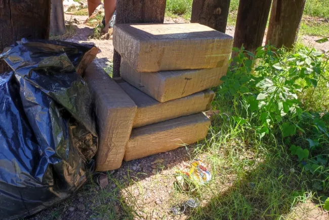 Hallan droga en las vías
