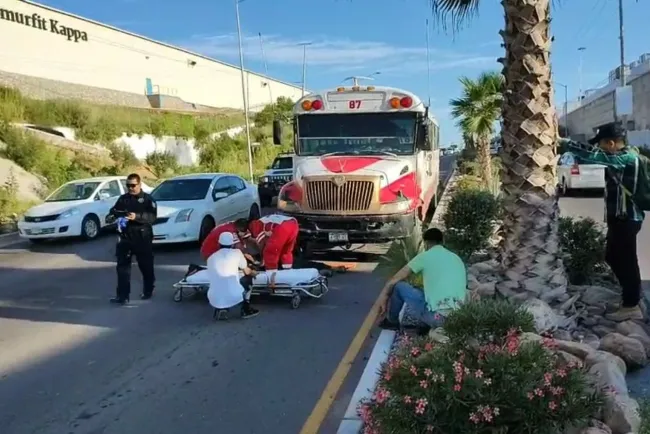 Cruza por donde no debe y termina atropellado