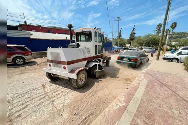 Aligeran trabajos de limpieza de calles