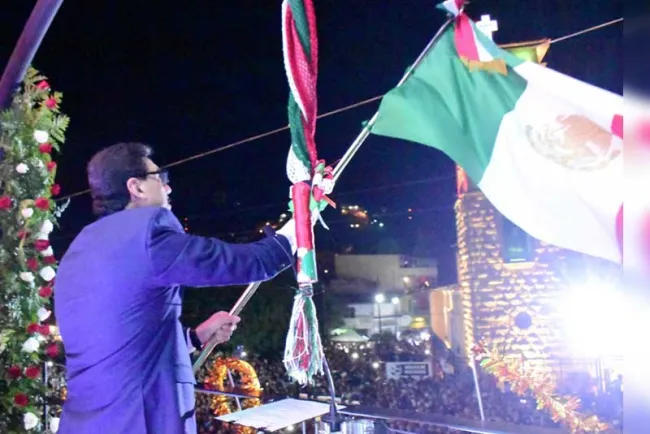 Nogales se llena de alegría y fevor patrio en el Grito de Independencia