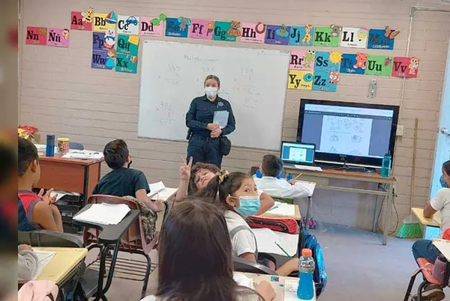 Fortalece DARE orientación sobre adicciones y sus consecuencias