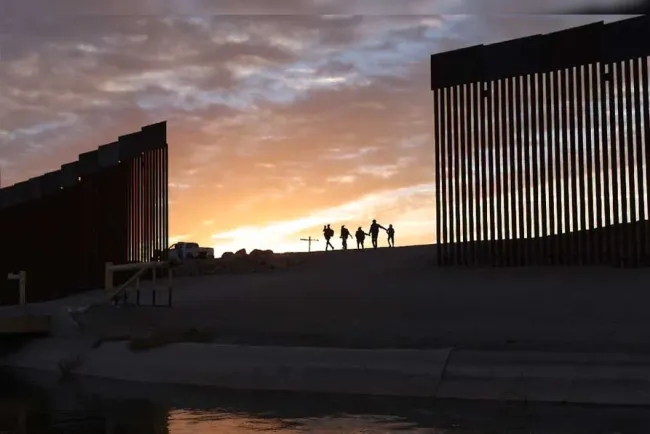 Disparan contra migrantes en Texas cerca de frontera con México