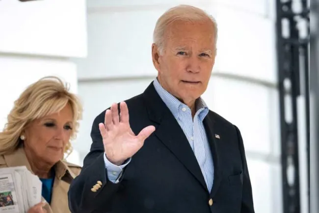 Viaja Biden a Puerto Rico tras paso de huracanes