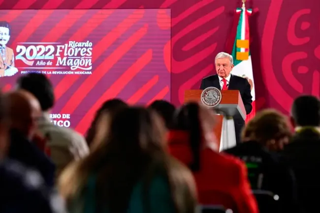 Sospecha AMLO de opositores por caso ‘Guacamaya Leaks’