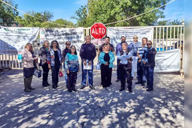 Inconformes maestros del Conalep del plantel Nogales