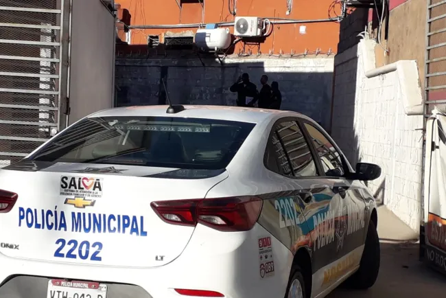 Homicidio violento en local comercial