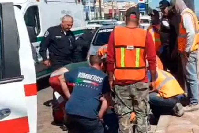 Huye conductor al impactar a ciclista