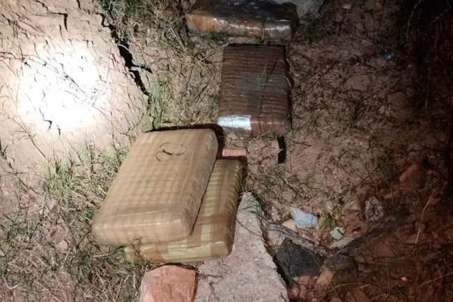 Localizan paquetes de marihuana abandonados