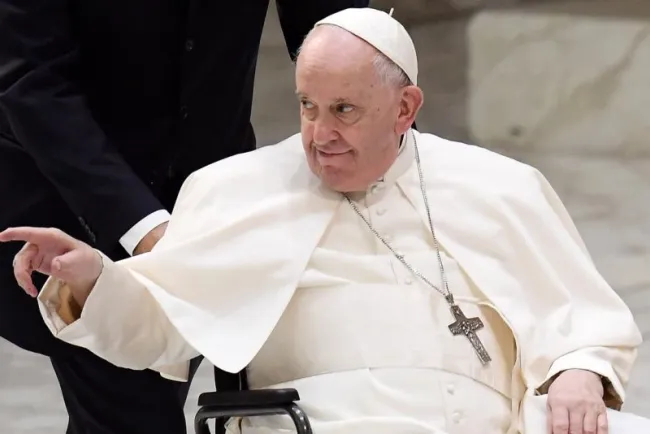Monjas y sacerdotes ven porno: Papa Francisco