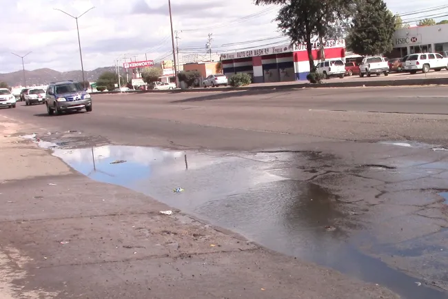 Corre agua potable por la prolongación Obregón