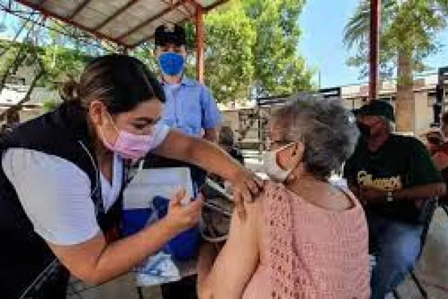 Exhorta Salud a completar vacunación