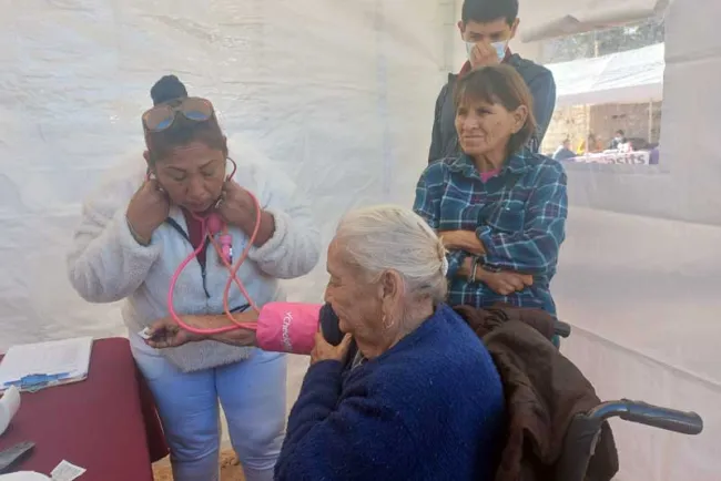 Llevan jornada de salud al Represo
