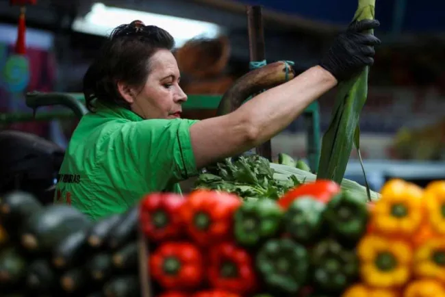 Cede inflación en México en octubre, está en 8.41% anual