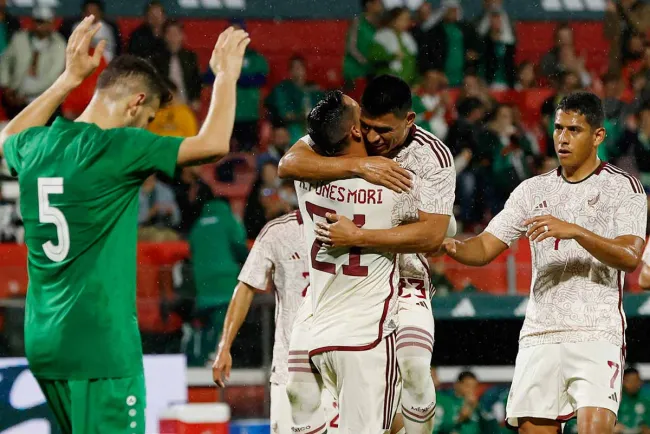 México golea a Irak
