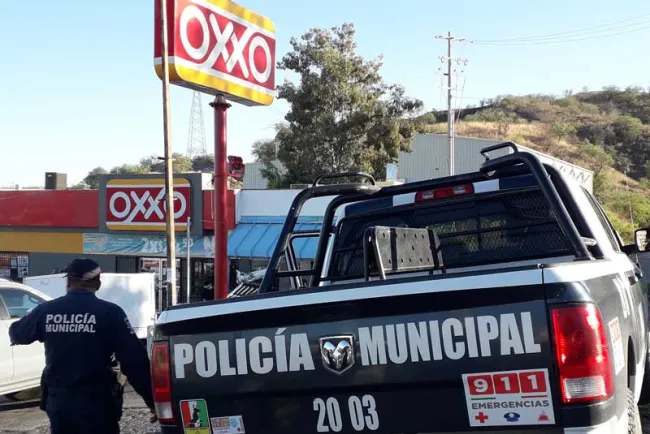 Atropellan a estudiante; se fractura brazo