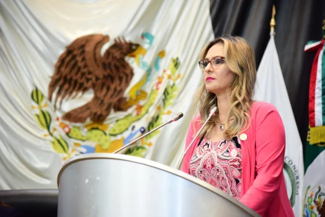 Va Azalia Guevara por transparencia y rendición de cuentas