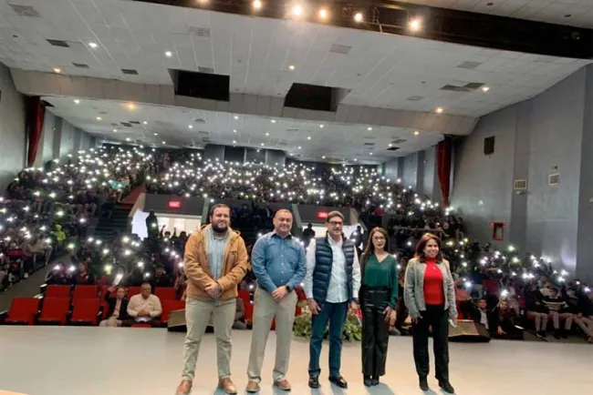 Imparten conferencias en semana de la Ciencia y Tecnología