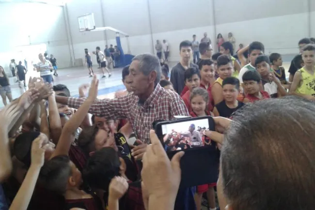 Buscan nombre para gimnasio infantil y juvenil