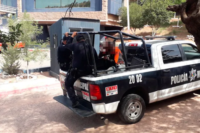Arrestan a agresor de mujer