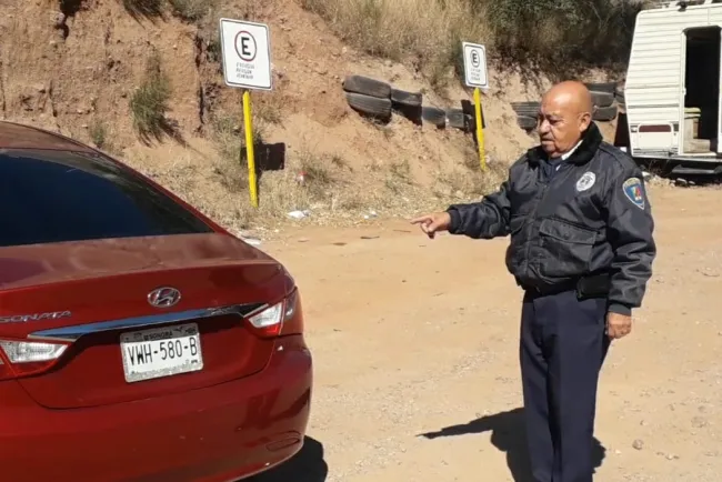 Contar con revisado vehicular es requisito de ley
