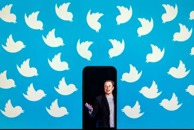 Renuncian decenas de empleados de Twitter tras ultimátum de Elon Musk
