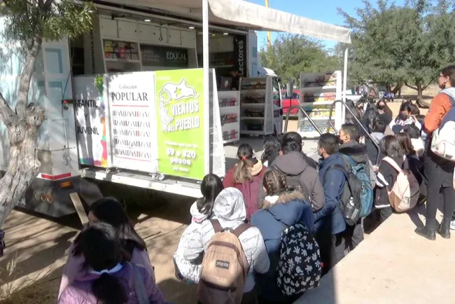 Visita Librobús escuelas de Nogales