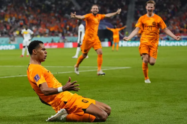 Holanda debuta con victoria