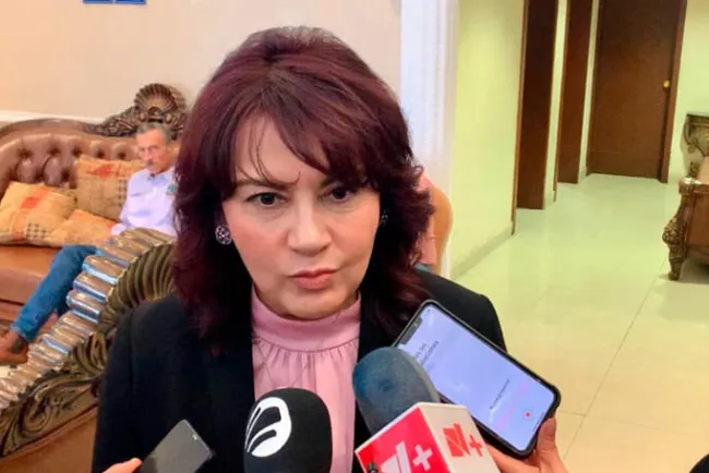 Expolicía utilizó AK-47 para asesinar a su esposa y suicidarse
