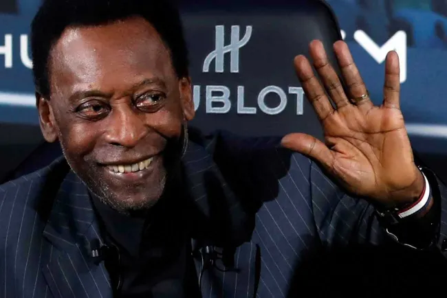 Internan a Pelé en hospital de Brasil