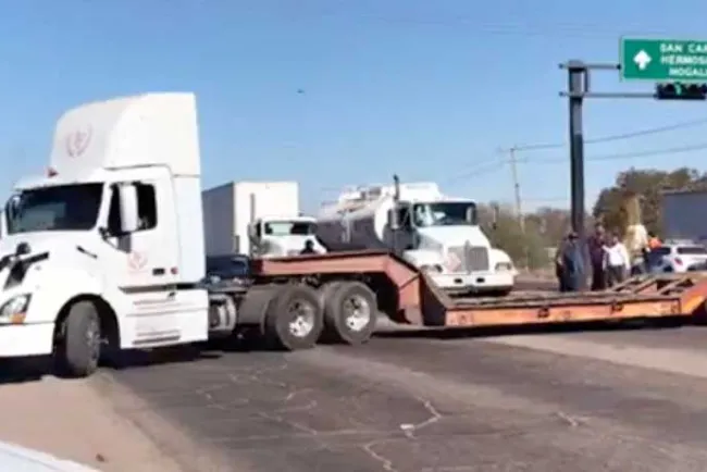 Levantan bloqueo de vialidades en Guaymas