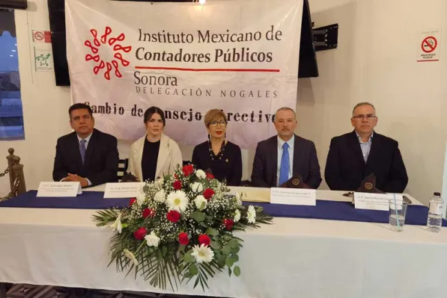 Presentan Contadores Públicos nueva mesa directiva 2022-2023