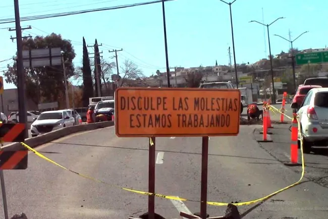 Por mantenimiento a semáforos cierran carriles en Prolongación avenida Obregón