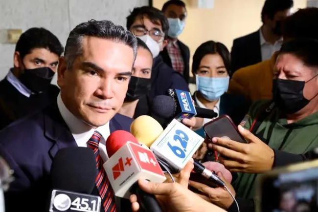 "Me pueden amenazar y perseguir, pero PRI votará contra reforma electoral": Alito