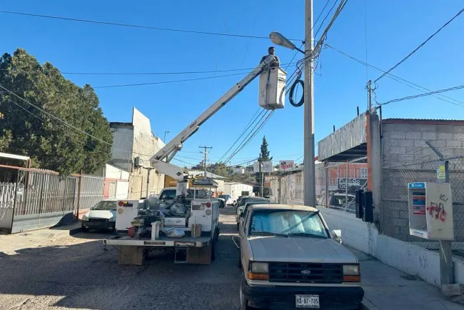 Reponen 150 luminarias para seguridad de los nogalenses