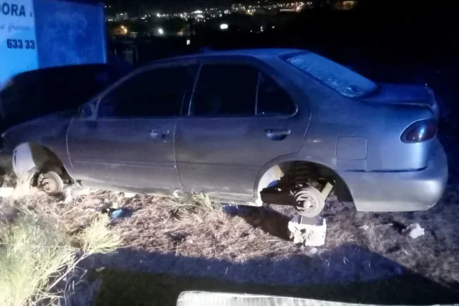 Localiza propietario su vehículo robado y pide apoyo policial